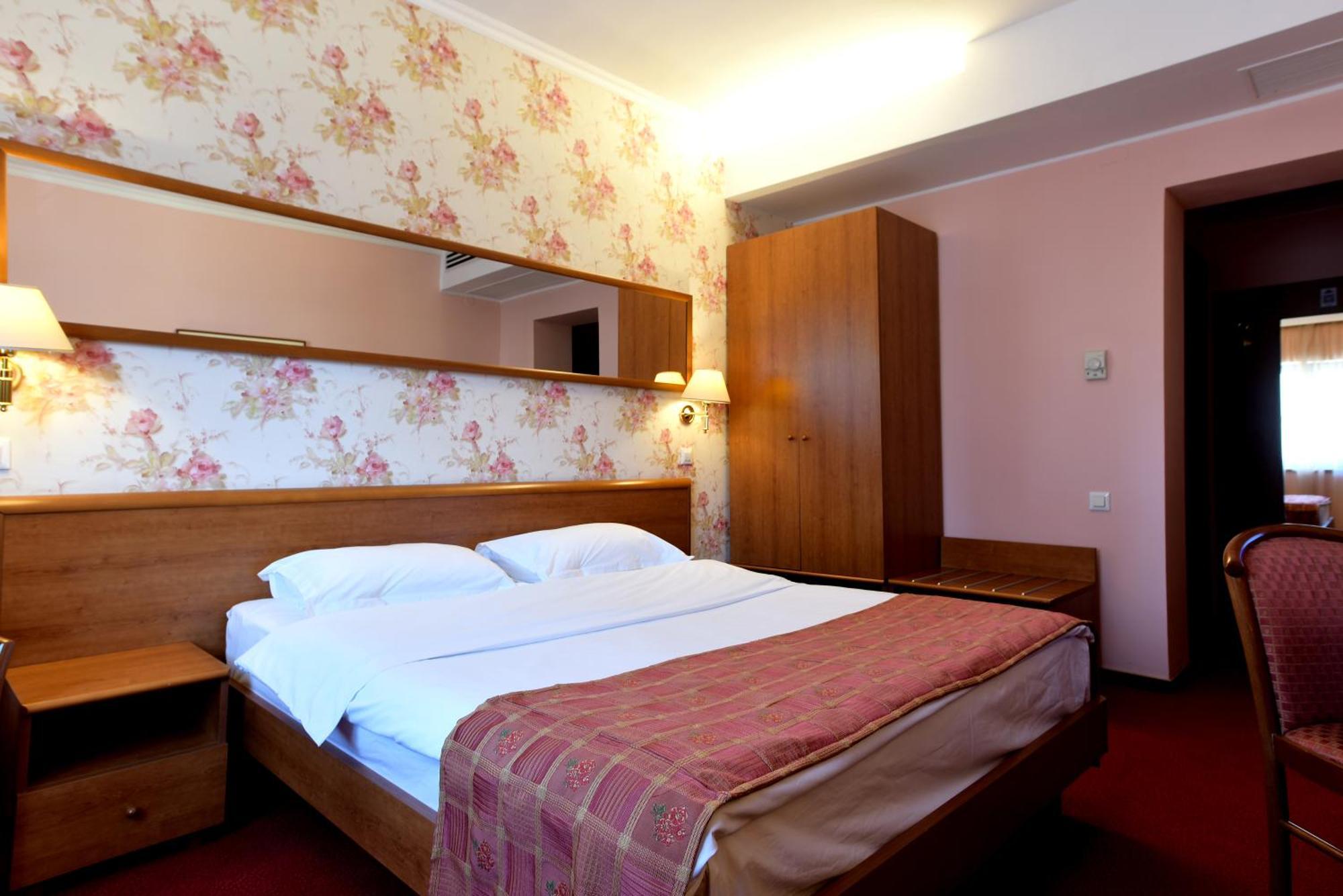 Hotel Braszów Zewnętrze zdjęcie